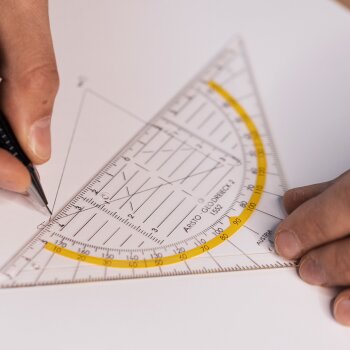 ARISTO Geodreieck® 16 cm transparent, mit Facette und Tuschenoppen (AR1552)