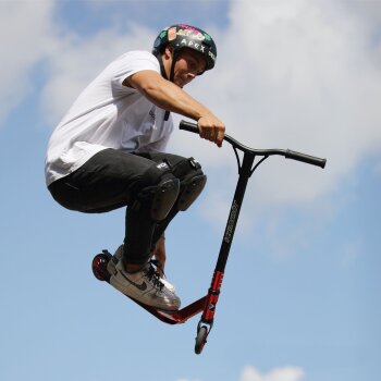 SCHILDKRÖT Tretroller Stunt Scooter Flipwhip Metallic Red